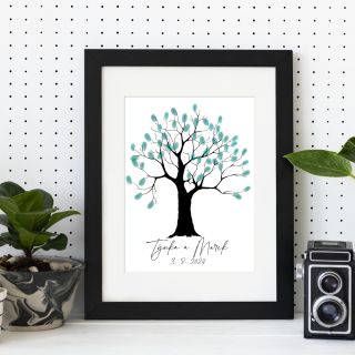 💍 Zveďte své hosty na kreativní cestu! Svatební strom dává každému možnost se zapojit a vytvořit něco kouzelného 💕 S ❤️...